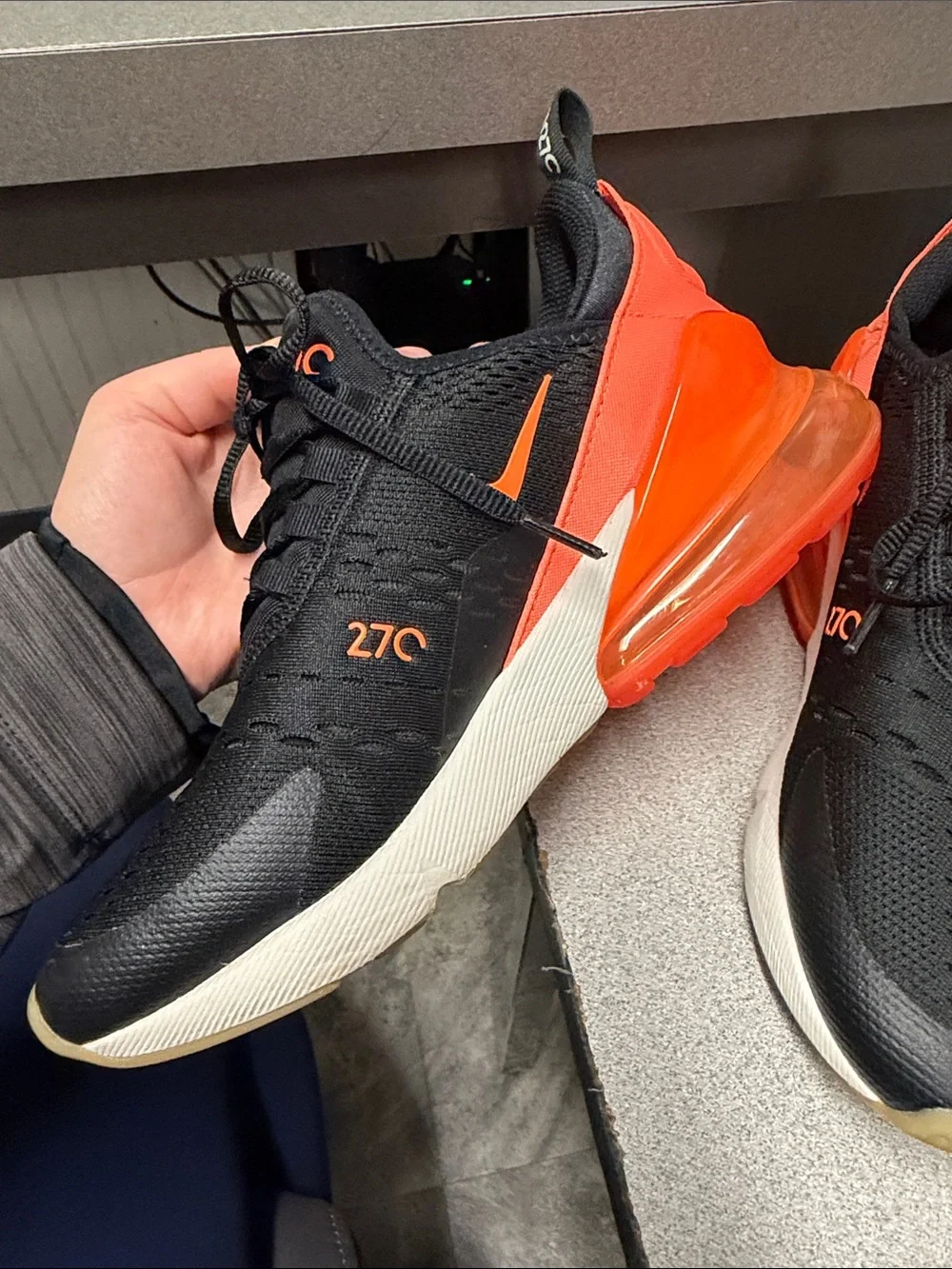 Nike Air Max 270 Running Sneakers Orange Swoosh Classic Logo Trainers